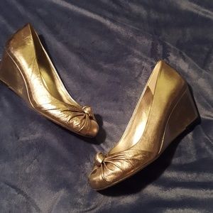 Pewter BCBGeneration dress shoes